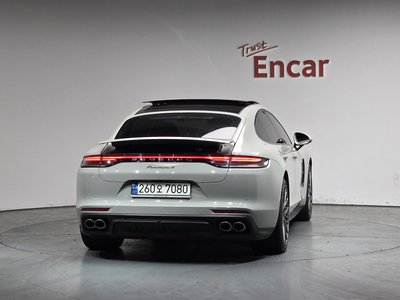PORSCHE PANAMERA - 4