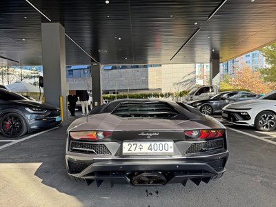 LAMBORGHINI AVENTADOR - 7