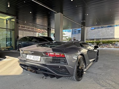 LAMBORGHINI AVENTADOR - 6