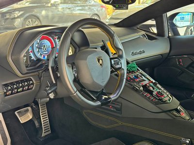 LAMBORGHINI AVENTADOR - 5