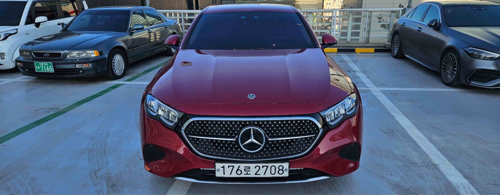 MERCEDES-BENZ E-CLASS - View 1