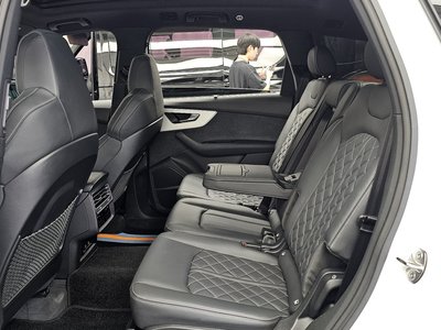 2026 AUDI Q7 — миниатюра 19