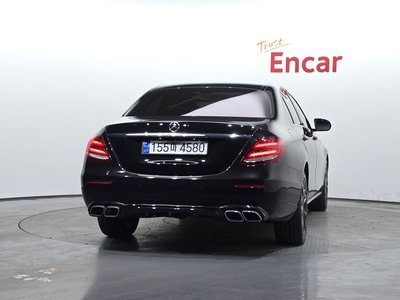 MERCEDES-BENZ E-CLASS - 3