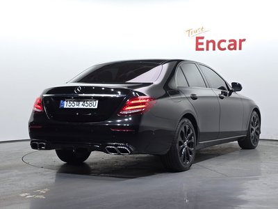 MERCEDES-BENZ E-CLASS - 4