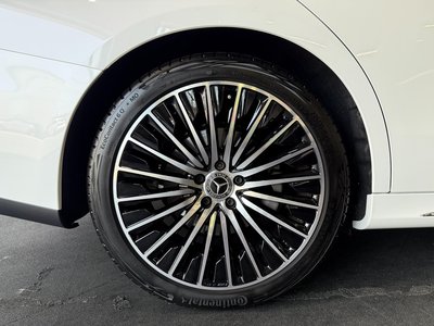 MERCEDES-BENZ E-CLASS - 9