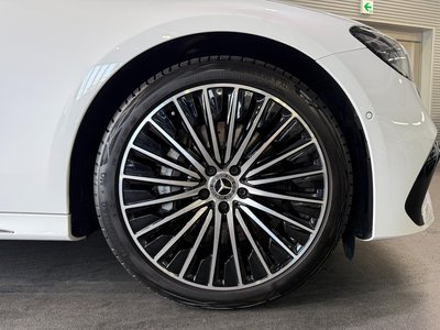 MERCEDES-BENZ E-CLASS - 8