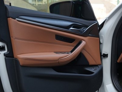 BMW 5 SERIES - 9