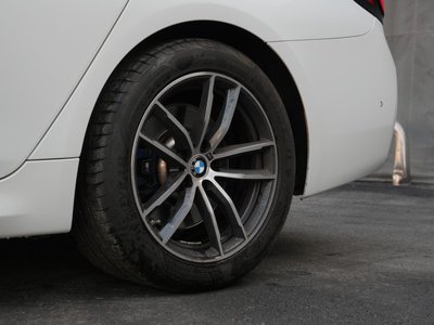 BMW 5 SERIES - 4
