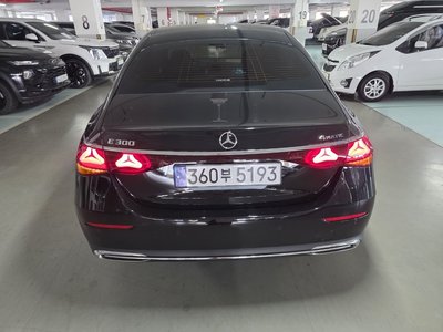 MERCEDES-BENZ E-CLASS - 7
