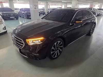 MERCEDES-BENZ E-CLASS - 4
