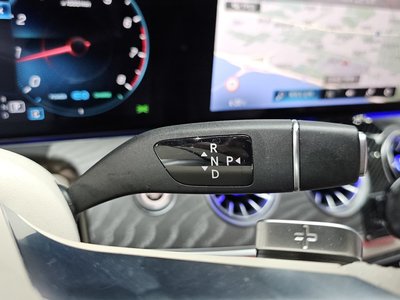 MERCEDES-BENZ E-CLASS - 9