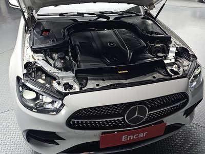 MERCEDES-BENZ E-CLASS - 7