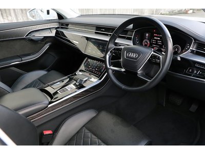 AUDI A8 - 9