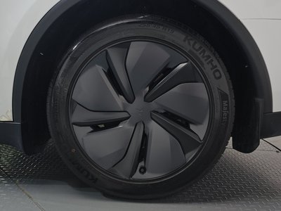 TESLA MODEL Y - 8