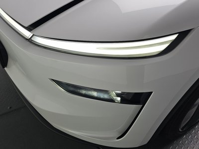 TESLA MODEL Y - 9