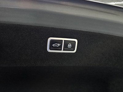2022 Genesis G90 (RS4) thumbnail 15