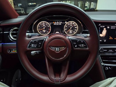 2021 Bentley FLYING SPUR — фото 7