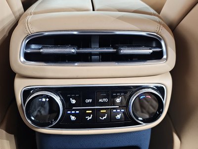 2023 Genesis GV80 — миниатюра 18