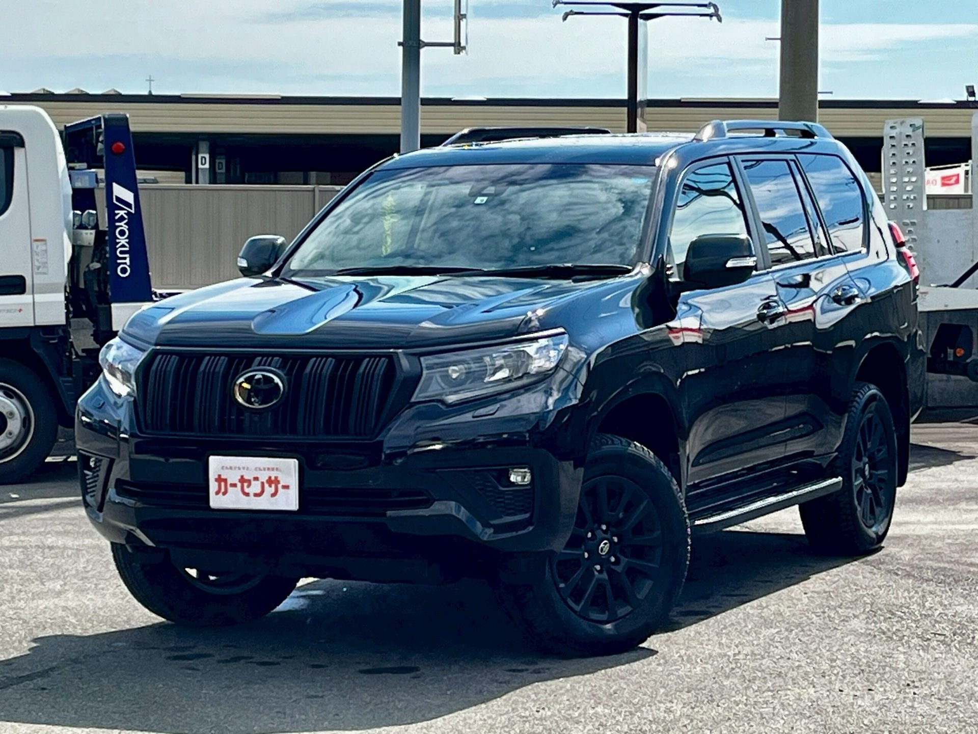 TOYOTA LAND CRUISER PRADO - View 1