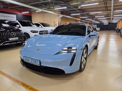 2021 Porsche TAYCAN 照片 1