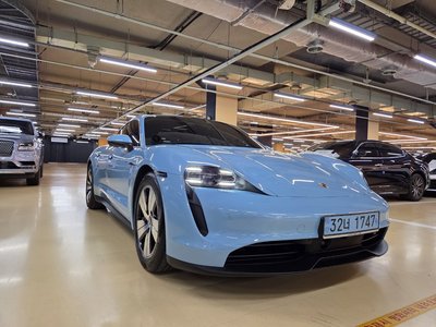 2021 Porsche TAYCAN 照片 4