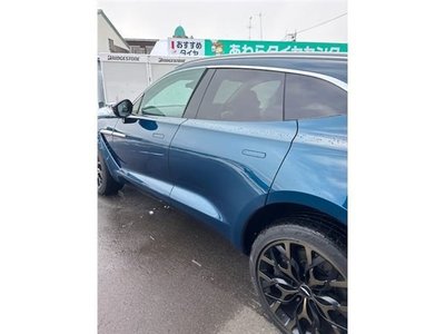 ASTON MARTIN DBX - 7