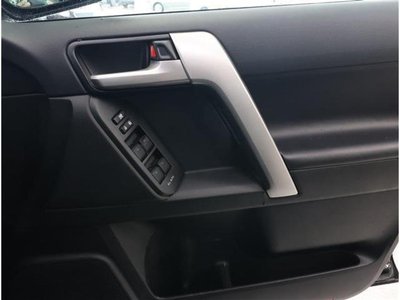 TOYOTA LAND CRUISER PRADO - 8