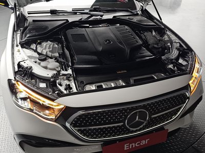 MERCEDES-BENZ E-CLASS - 7