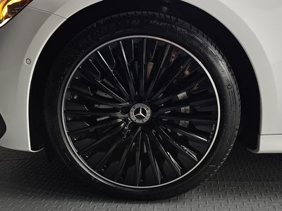 MERCEDES-BENZ E-CLASS - 6