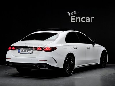 MERCEDES-BENZ E-CLASS - 4