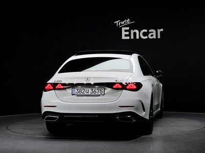 MERCEDES-BENZ E-CLASS - 3