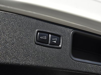 2016 Porsche MACAN 缩略图 29