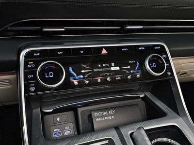 2023 Genesis GV80 thumbnail 31