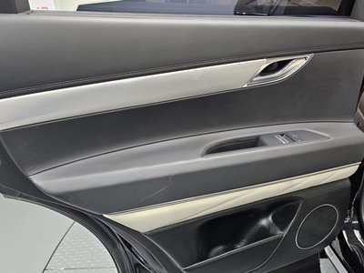 2023 Genesis GV80 thumbnail 15