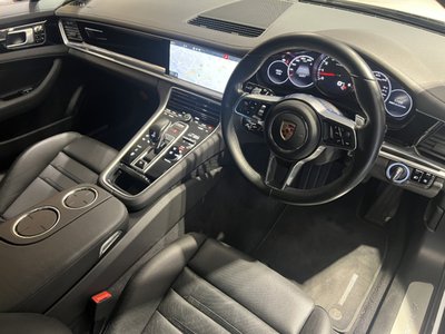 PORSCHE PANAMERA - 8