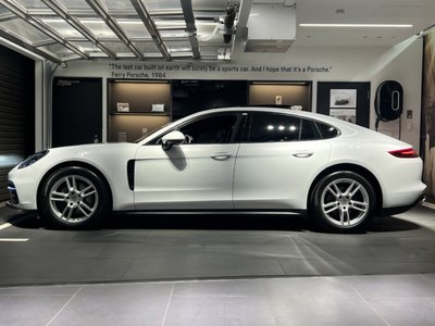 PORSCHE PANAMERA - 3