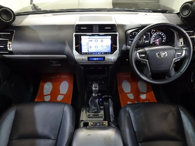 TOYOTA LAND CRUISER PRADO - 10