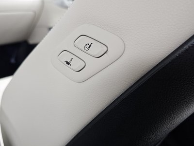 2021 Genesis GV70 thumbnail 30