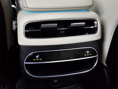 2021 Genesis GV70 thumbnail 24
