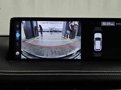 2021 Genesis GV70 thumbnail 21