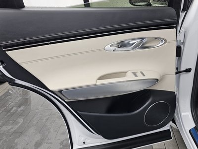 2021 Genesis GV70 thumbnail 15