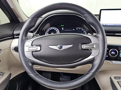 2021 Genesis GV70 thumbnail 19