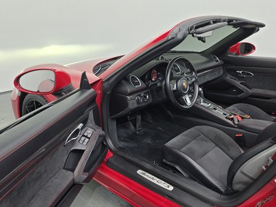 PORSCHE 718 BOXSTER - 10