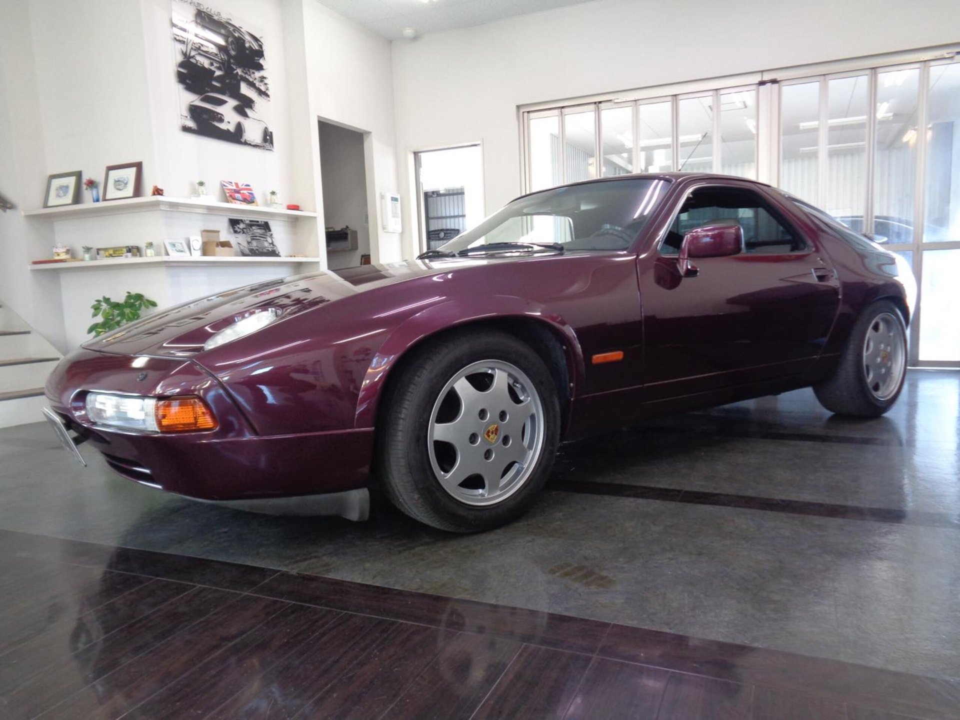 PORSCHE 928 - View 1