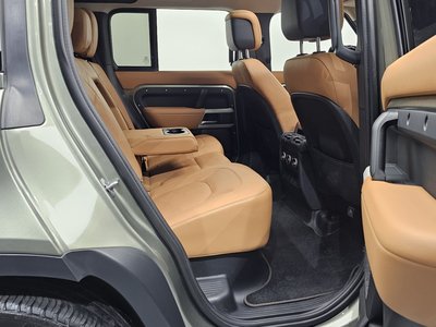 LAND ROVER DEFENDER - 6