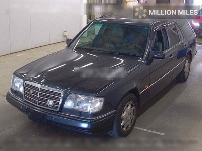 MERCEDES-BENZ E-CLASS - 4