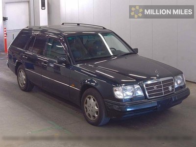 MERCEDES-BENZ E-CLASS - 1