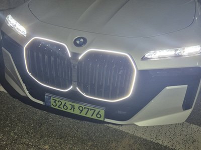 BMW I7 - 1