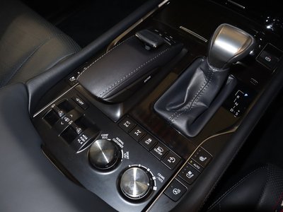 2016 Lexus LX — миниатюра 22