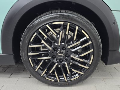 صورة 8 لـ 2025 MINI COOPER